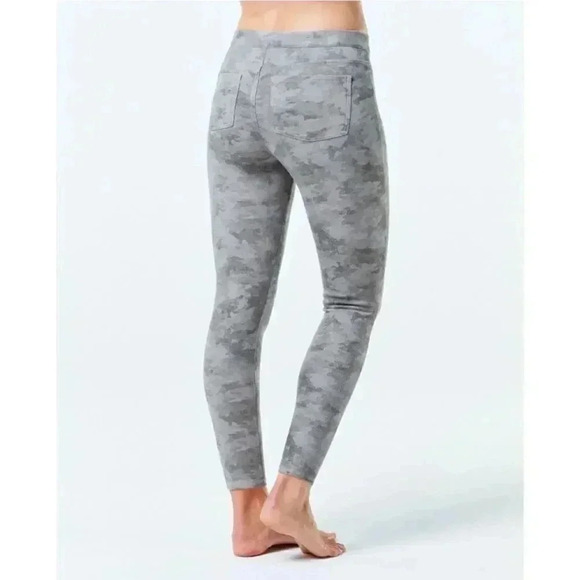 Spanx Ankle Jean-ish Leggings - Picture 5 of 6